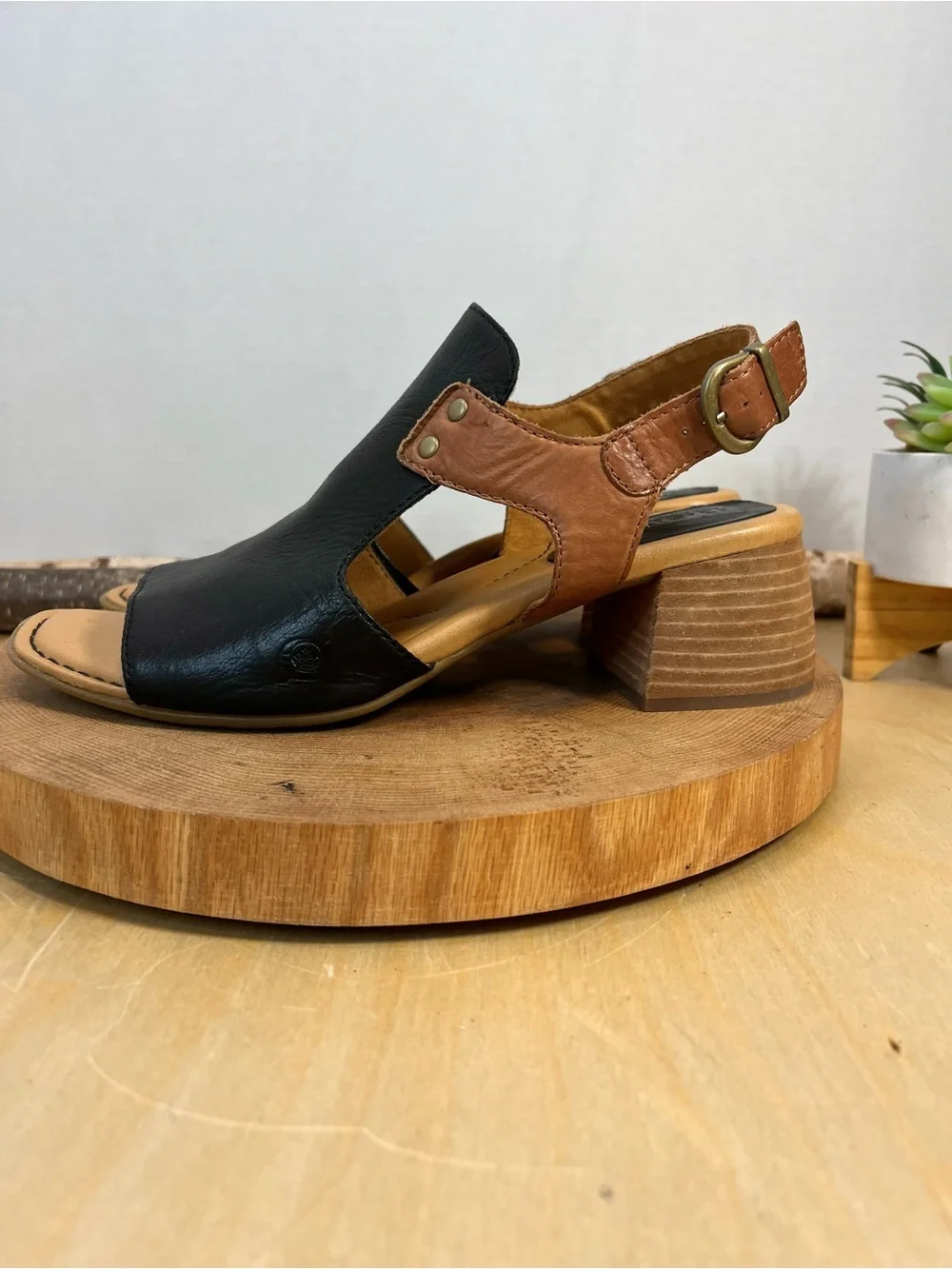 NWOB Born Women's Sylvie Slingback Sandals Size 9 Black/ Brown Leather